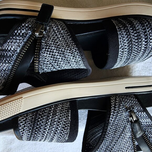 NWOT EILEEN FISHER STRETCHY FABRIC BLACK/WHITE KNIT SANDALS SIZE 7M - Picture 10 of 11